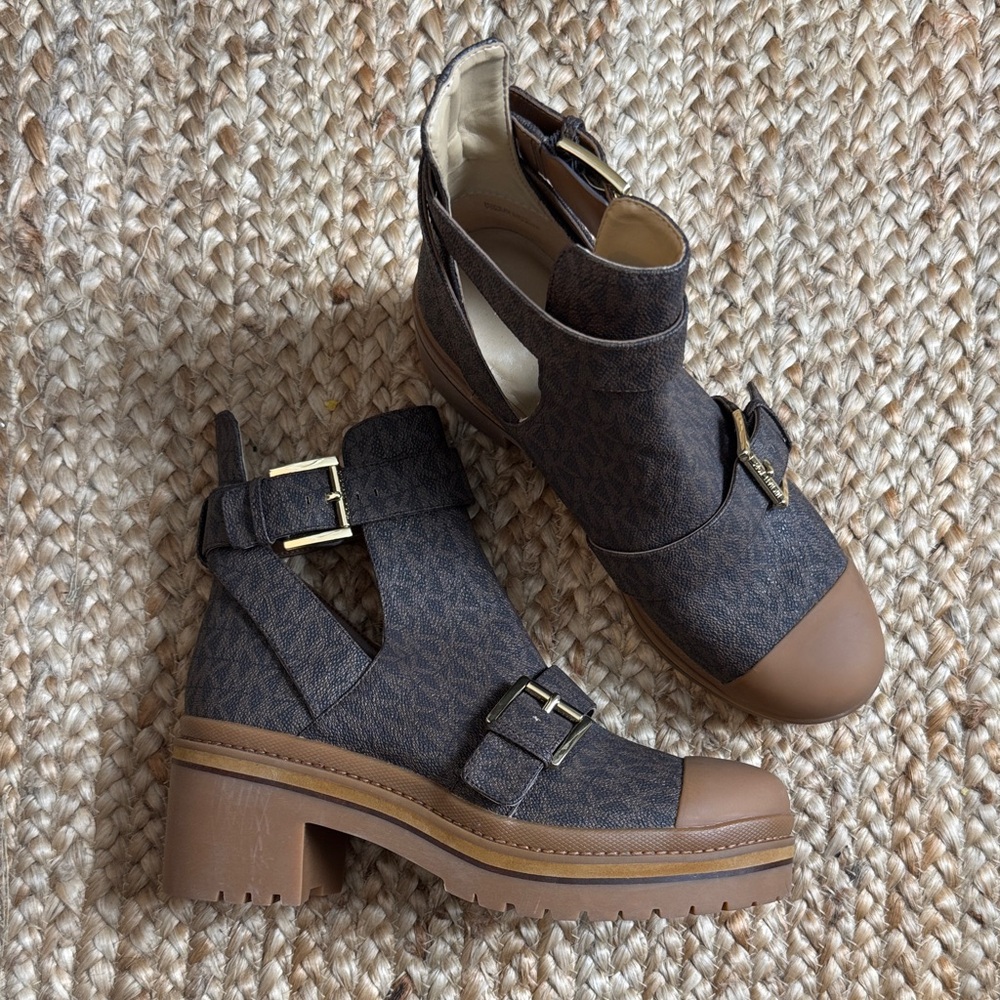 Michael Michael Kors 7.5M Corey Logo Lug Sole Boots Cutout Combat
